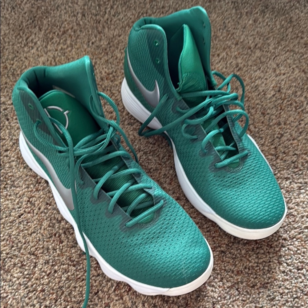 NWOT Nike Green High-Top Sneakers